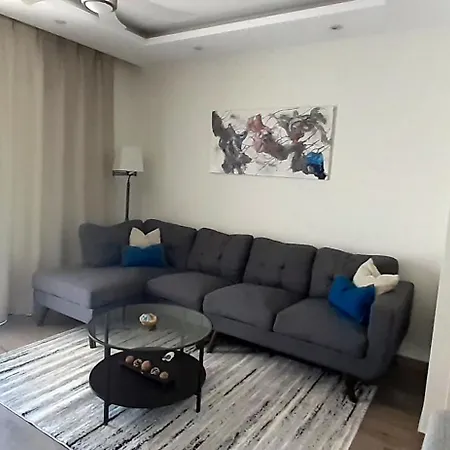 Queens Gardens Bliss * פאפוס